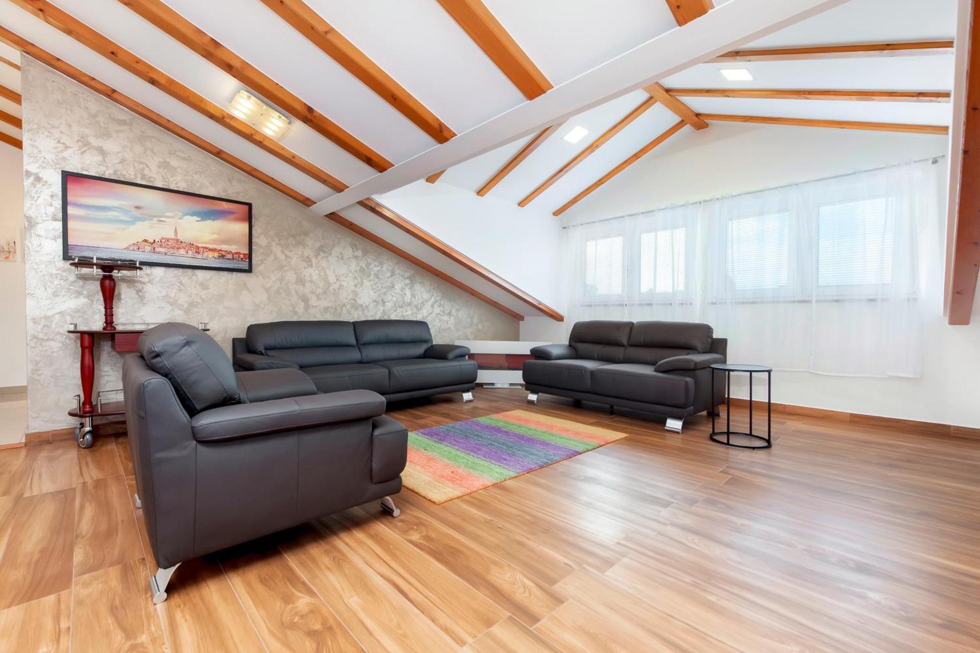 Apartment The Loft 로비니 외부 사진