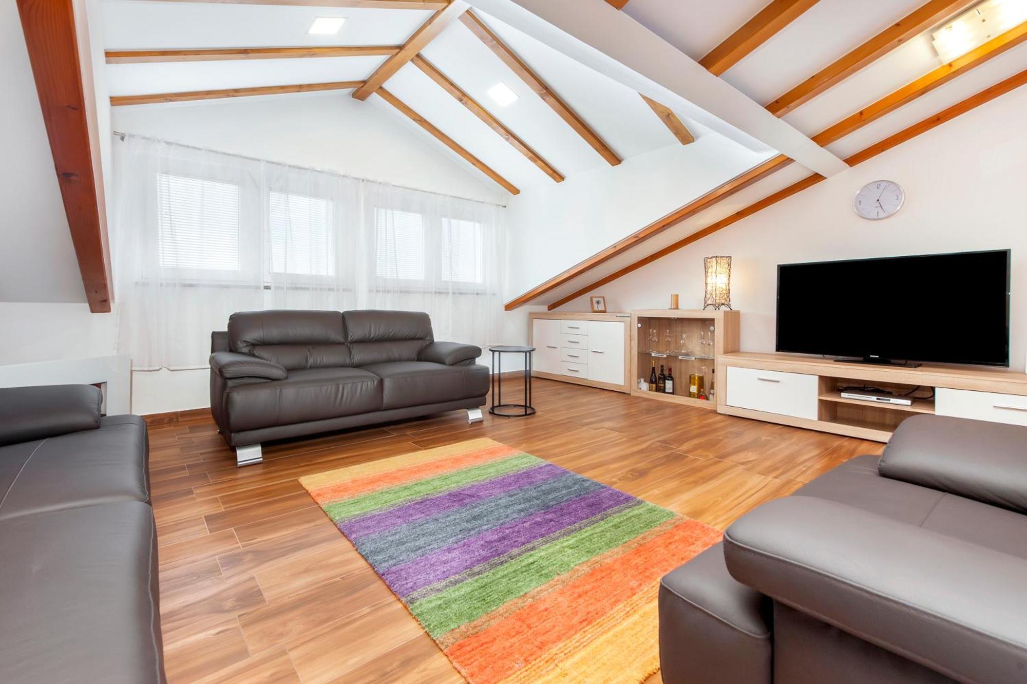 Apartment The Loft 로비니 외부 사진