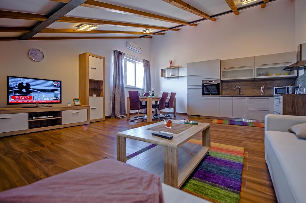 Apartment The Loft 로비니 외부 사진