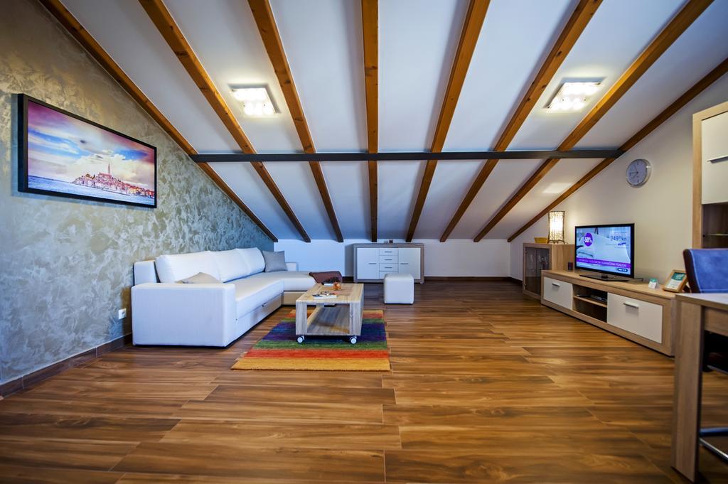 Apartment The Loft 로비니 외부 사진