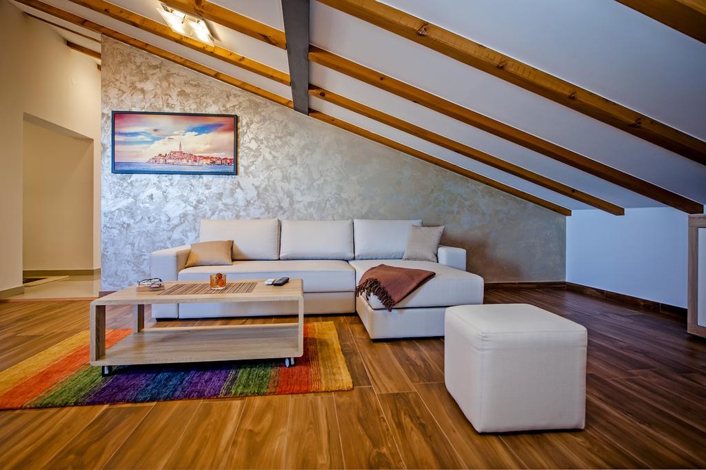 Apartment The Loft 로비니 외부 사진