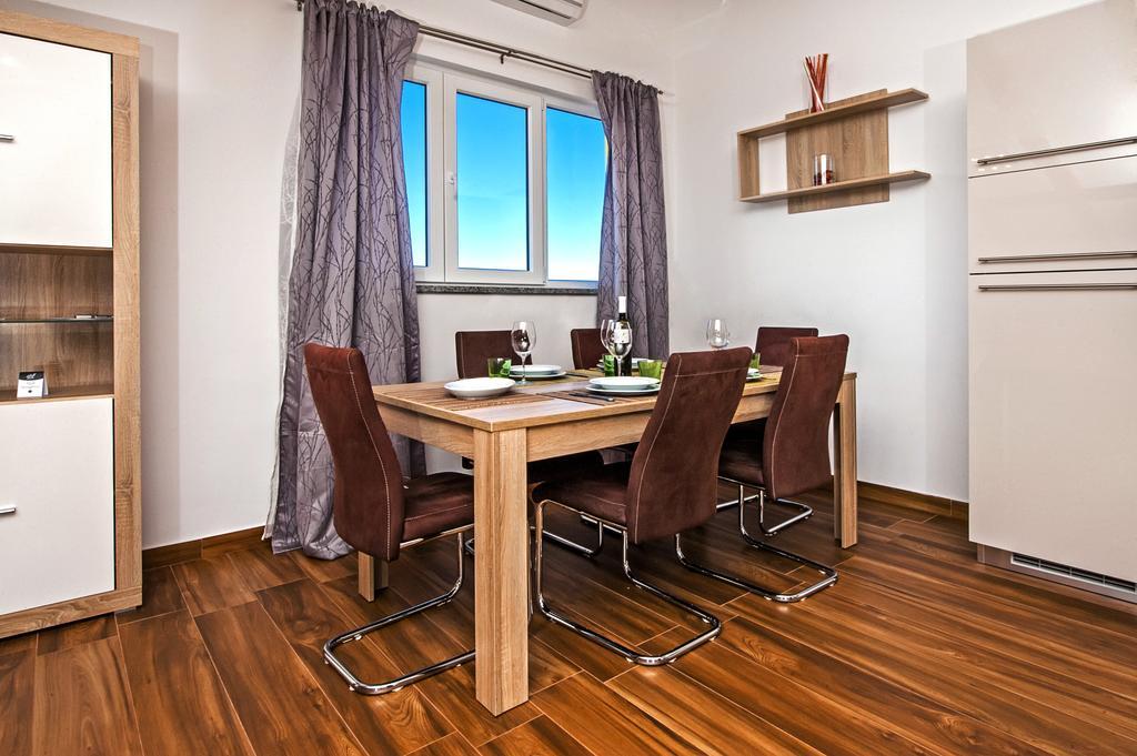 Apartment The Loft 로비니 외부 사진