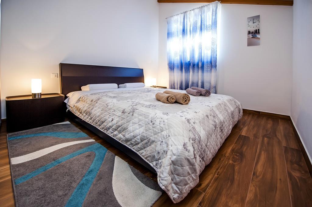 Apartment The Loft 로비니 외부 사진